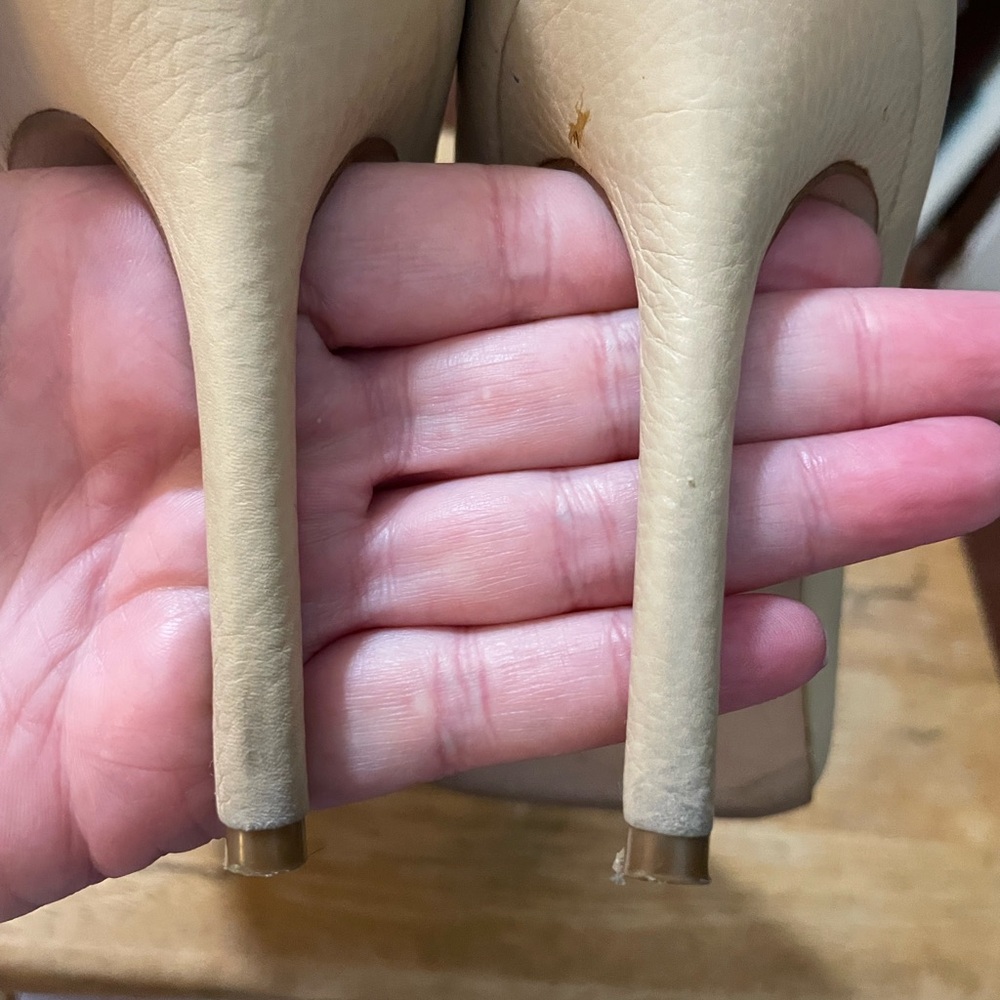 Louise et Cie Navy and Cream Heels - Picture 13 of 16